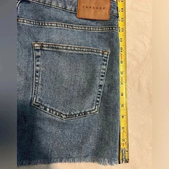 TOPSHOP mom blue Jean denimshorts frayed edges US women’s  14 - Picture 8 of 9